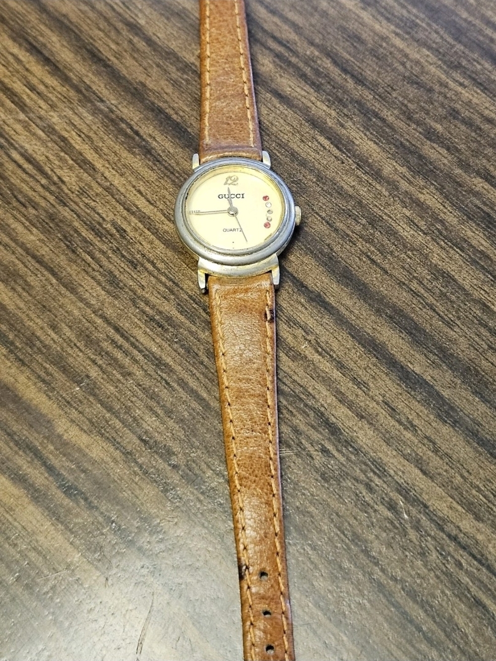 Vintage Gucci Quartz Ladies Watch Genuine Leather Band New Battery Works!